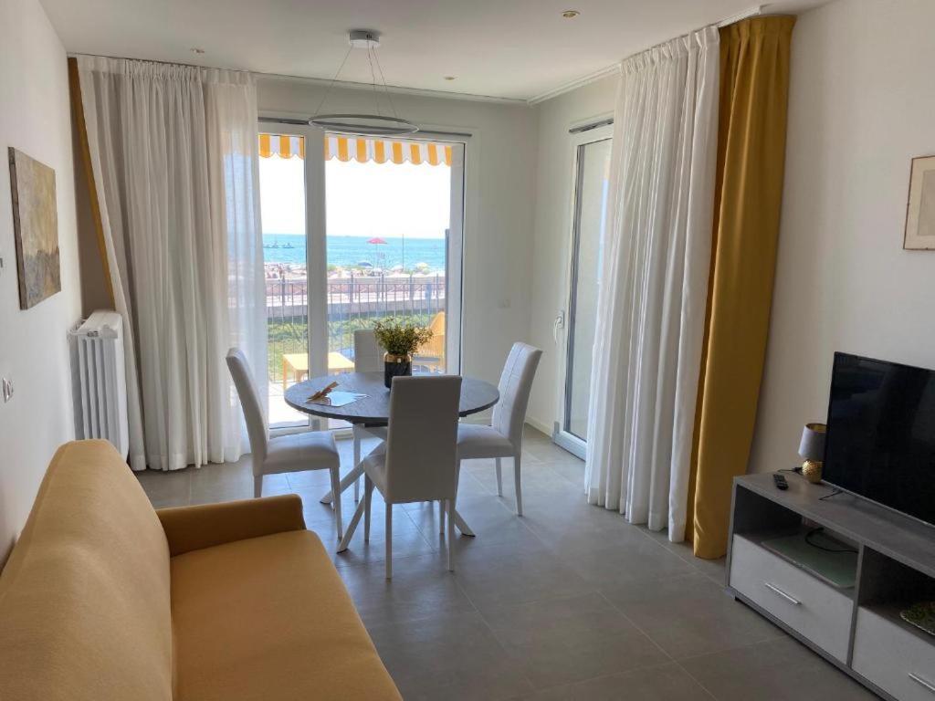Nuovo Residence Serenissima Frontemare - Agenzia Cocal Caorle Ngoại thất bức ảnh